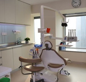 金華種植牙要多少錢一顆！東陽朱有松口腔種植牙價格表參考，國產(chǎn)大清西格種植牙：3125元起/顆！